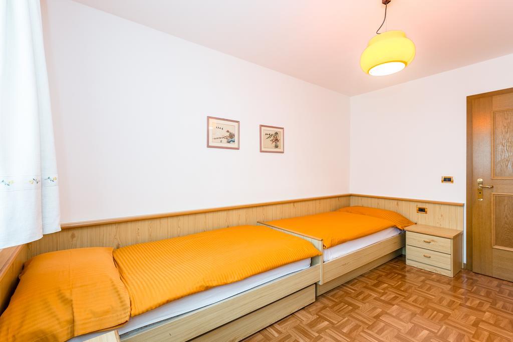 Appartamenti Cèsa Crepa Neigra Canazei Extérieur photo