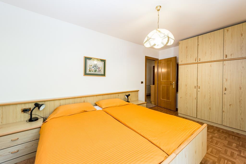 Appartamenti Cèsa Crepa Neigra Canazei Extérieur photo