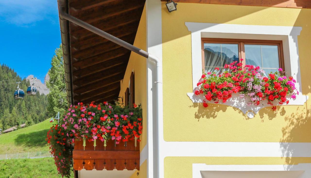Appartamenti Cèsa Crepa Neigra Canazei Extérieur photo
